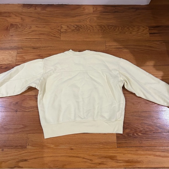 Target Womens medium yellow crewneck sweatshirt - Picture 7 of 7